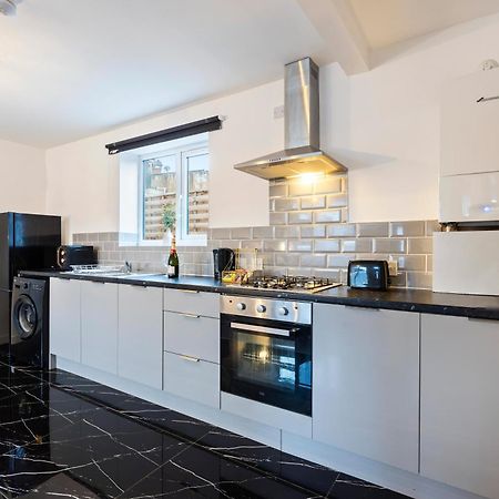 Stylish New Apartment - Free Wifi & Netflix - Top Rated - 3Mh Cradley Heath Exterior photo